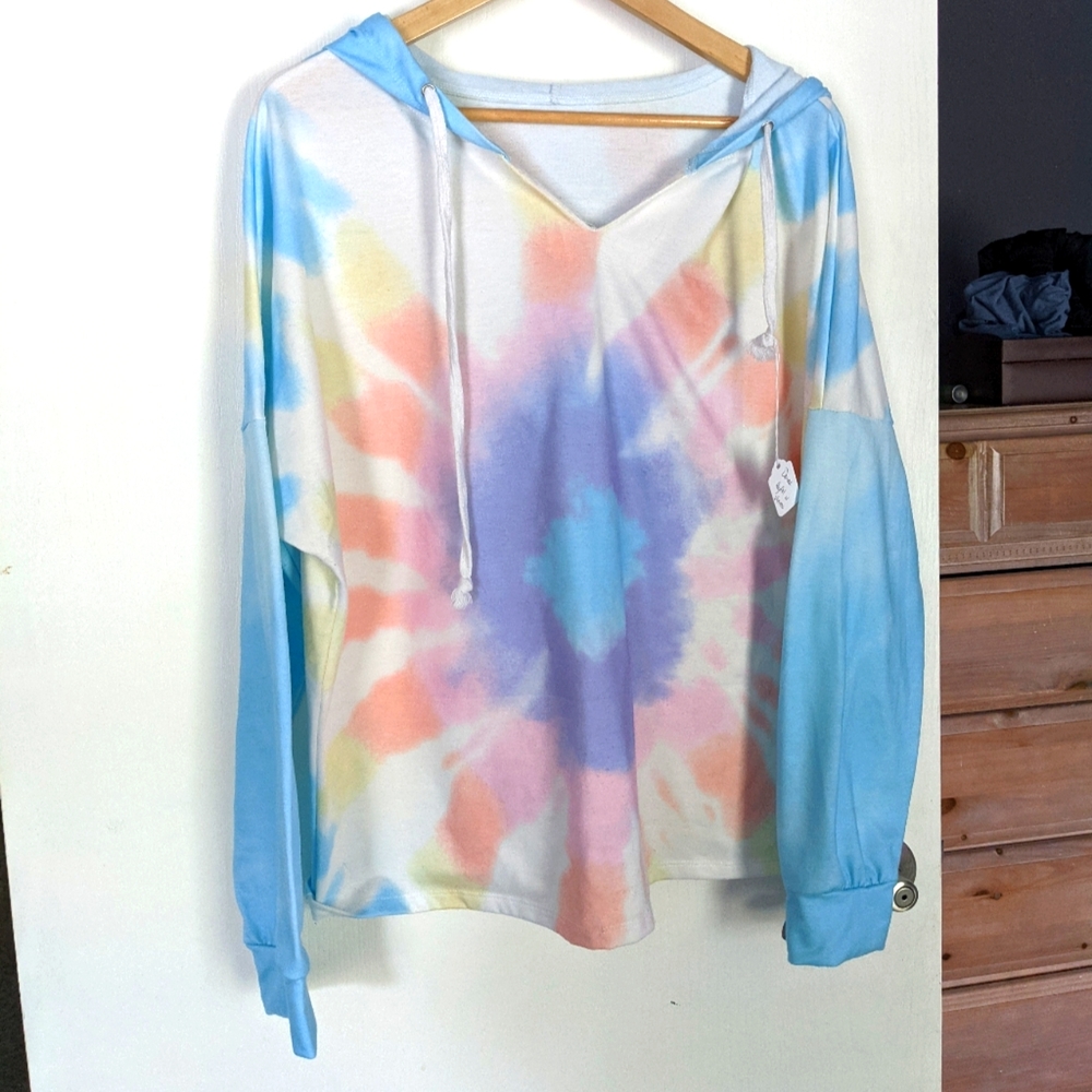 Tie dye sweatshirt with hood